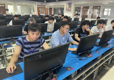強競賽，煉技能，踐行職業(yè)教育活動精神——信息工程學(xué)院舉辦“中銳杯”網(wǎng)絡(luò)系統(tǒng)管理競賽